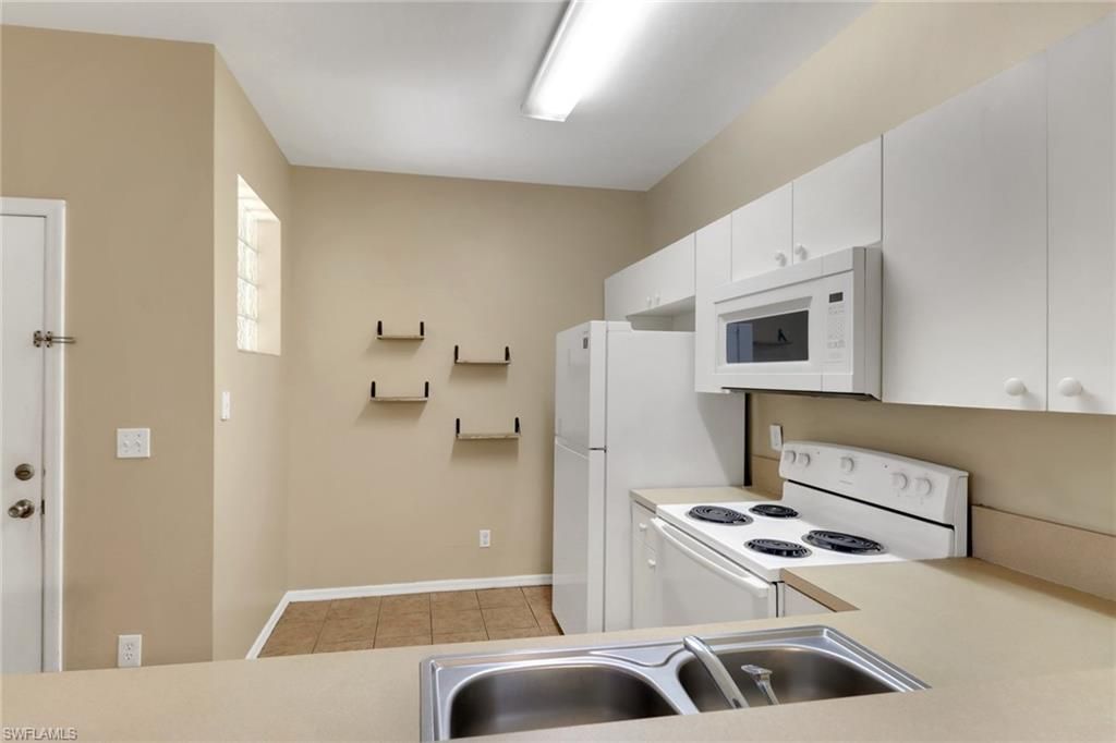 4214 Bellasol Cir, Unit 824, Fort Myers, FL 33916 Photo