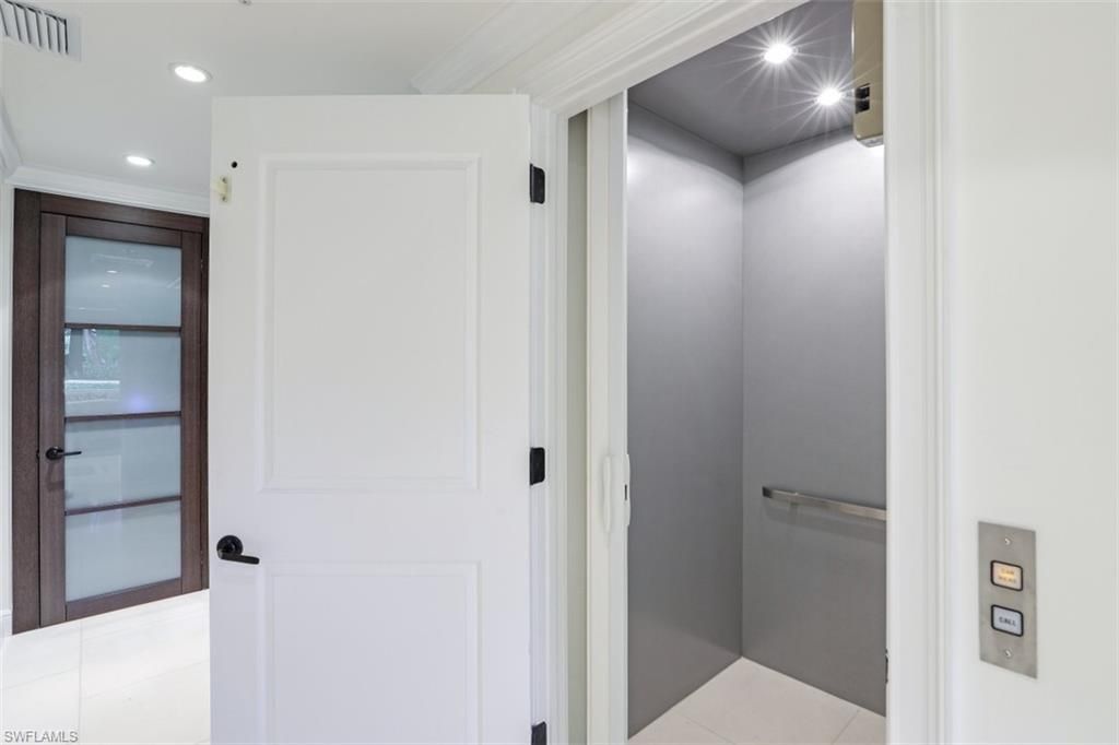 270 5th Ave S, Unit H-2, Naples, FL 34102 Photo