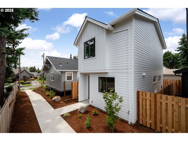 6961 NE Stanton ST, Portland, OR 97213