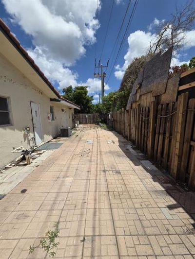 4000 NW Woodside Drive, Coral Springs, FL 33065 Photo