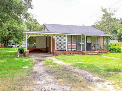 213 N Magnolia Ave., Andrews, SC 29510