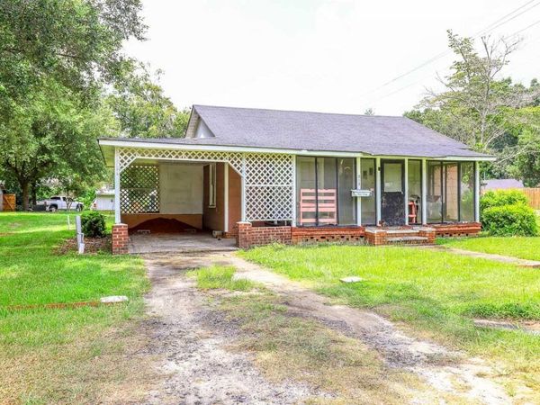 213 N Magnolia Ave., Andrews, SC 29510