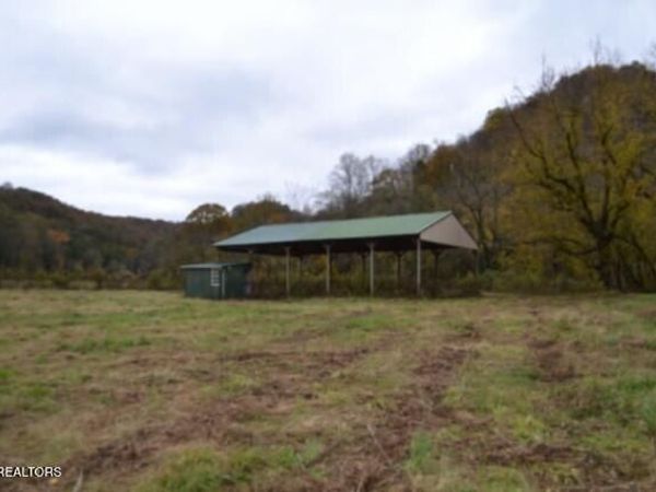 146 Copeland Rd, Celina, TN 38551