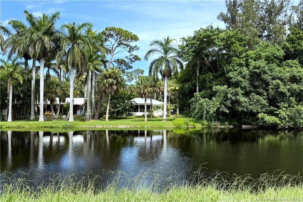 1196 SE Saint Lucie Boulevard, Stuart, FL 34996 Photo