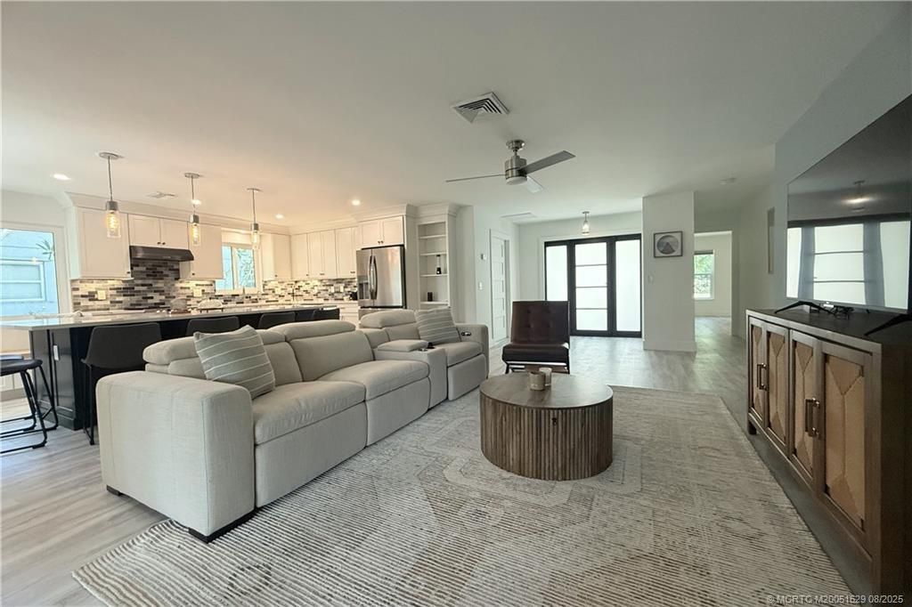 1196 SE Saint Lucie Boulevard, Stuart, FL 34996 Photo