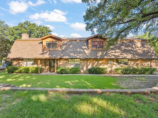 7 Fox Hollow Road, Joshua, TX 76058