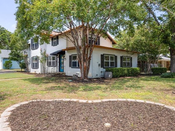 615 N Clinton Avenue, Stephenville, TX 76401