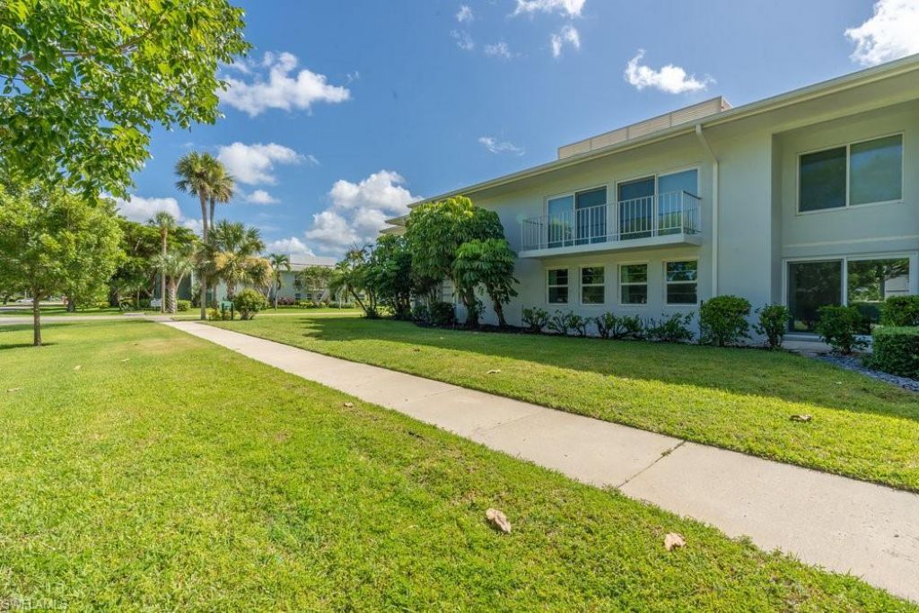 604 12th Ave S, Unit 604, Naples, FL 34102 Photo