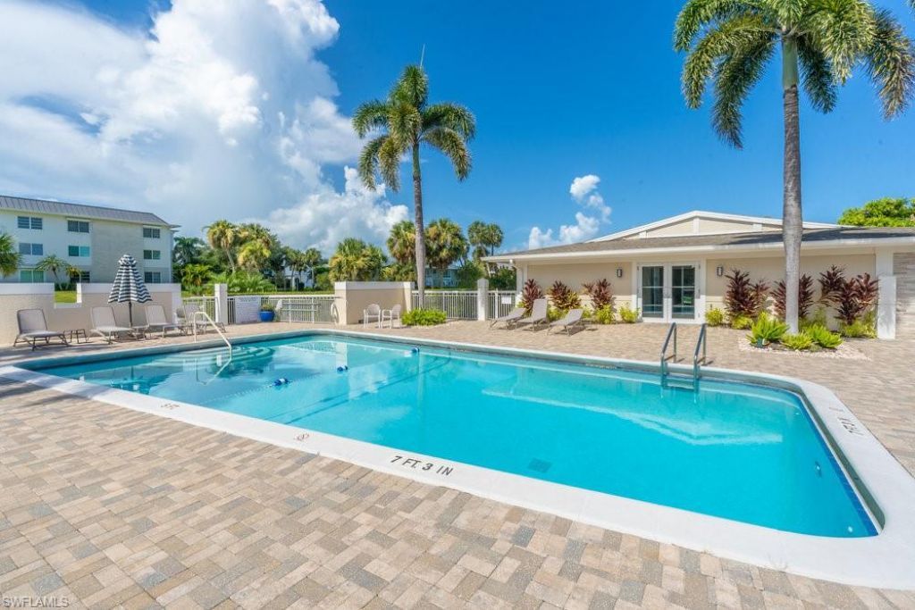 604 12th Ave S, Unit 604, Naples, FL 34102 Photo