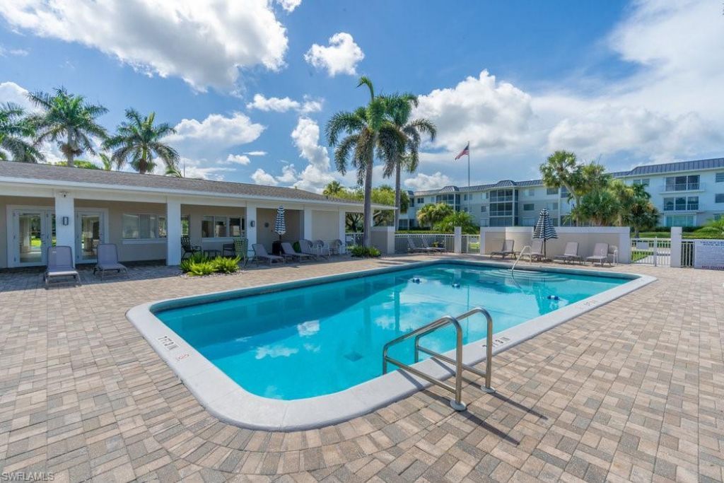 604 12th Ave S, Unit 604, Naples, FL 34102 Photo