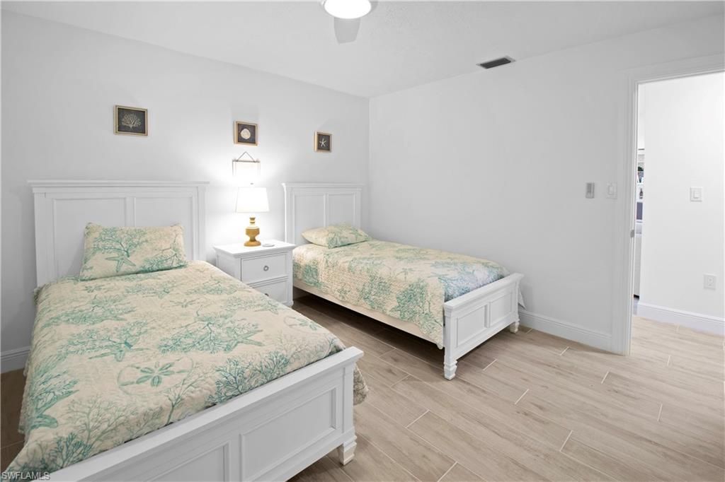 19 Pelican St E, Naples, FL 34113 Photo