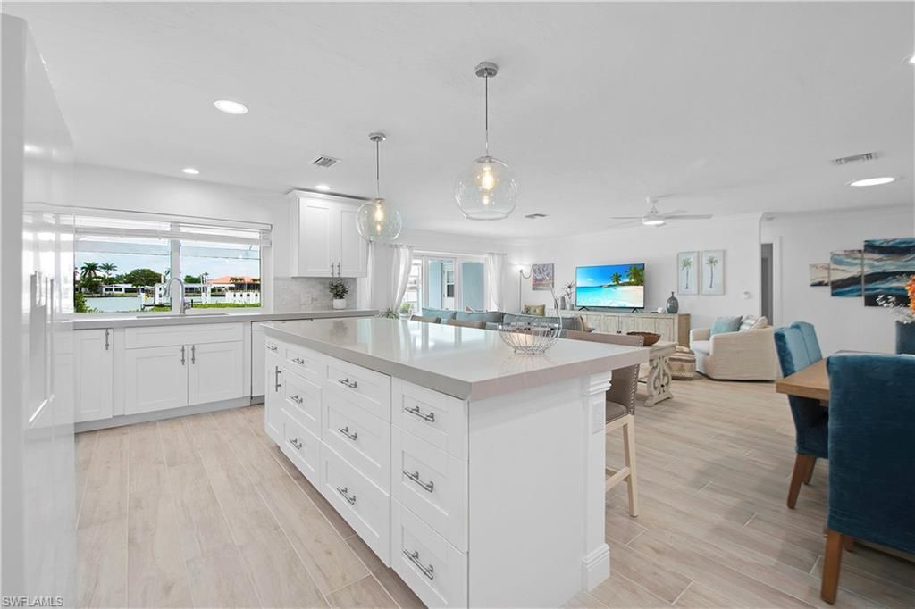 19 Pelican St E, Naples, FL 34113 Photo