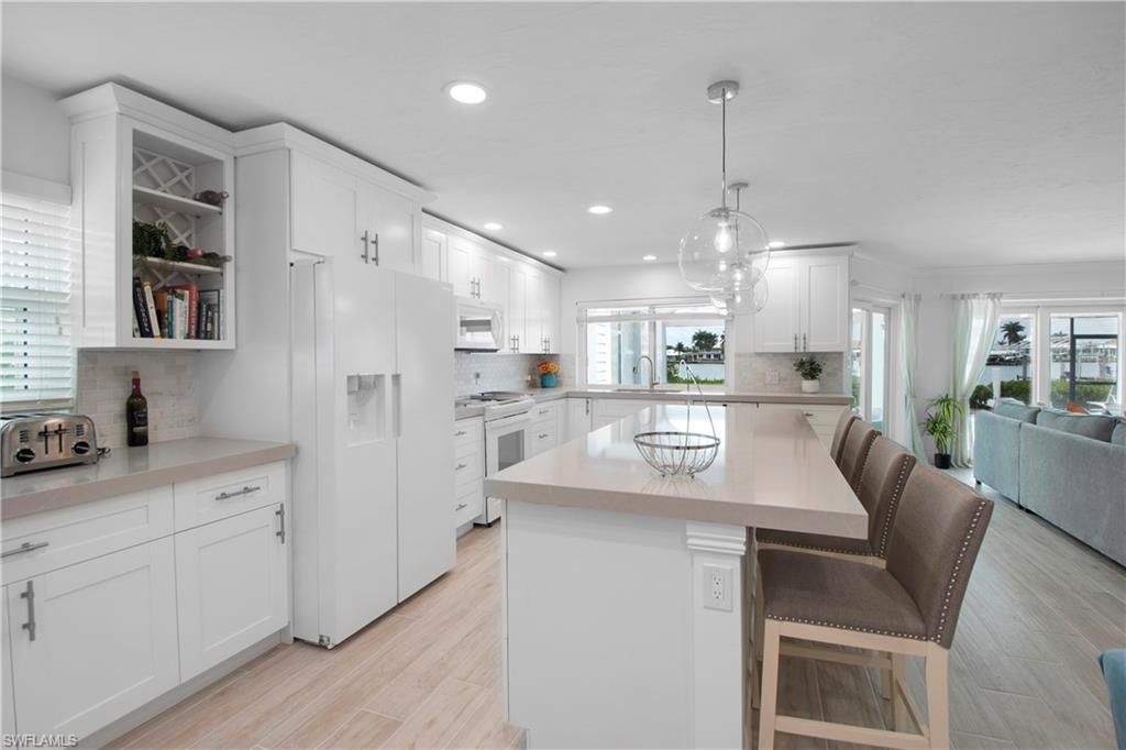 19 Pelican St E, Naples, FL 34113 Photo
