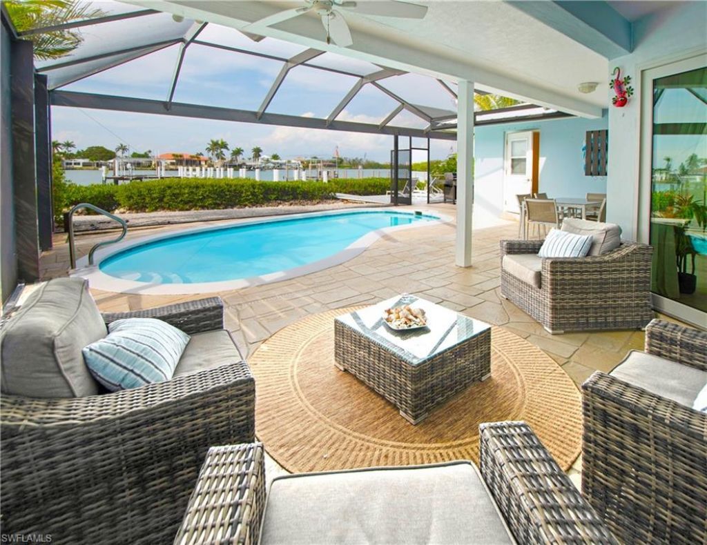 19 Pelican St E, Naples, FL 34113 Photo