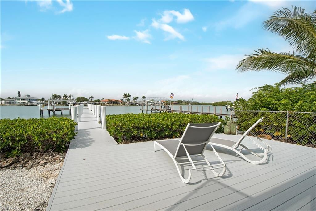 19 Pelican St E, Naples, FL 34113 Photo