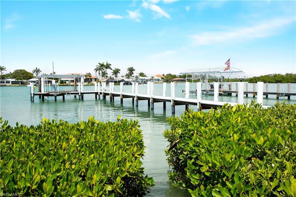 19 Pelican St E, Naples, FL 34113 Photo