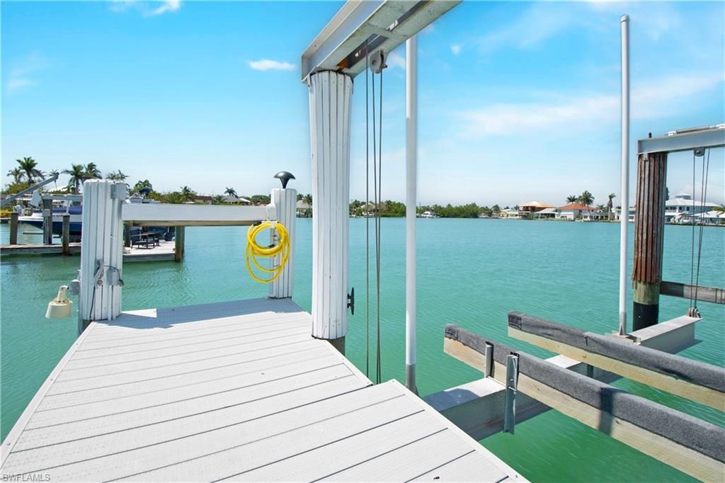 19 Pelican St E, Naples, FL 34113 Photo