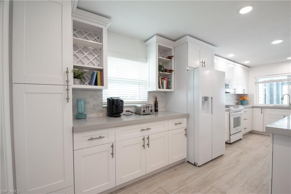 19 Pelican St E, Naples, FL 34113 Photo