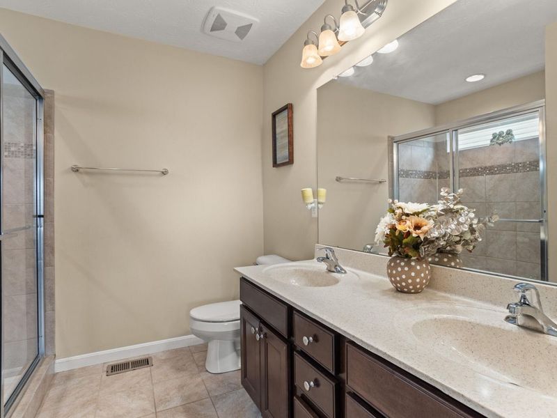 4146 Spicebush Drive, Tipp City, OH 45371 Photo 34