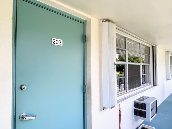 340 Horizons W, Unit 203, Boynton Beach, FL 33435