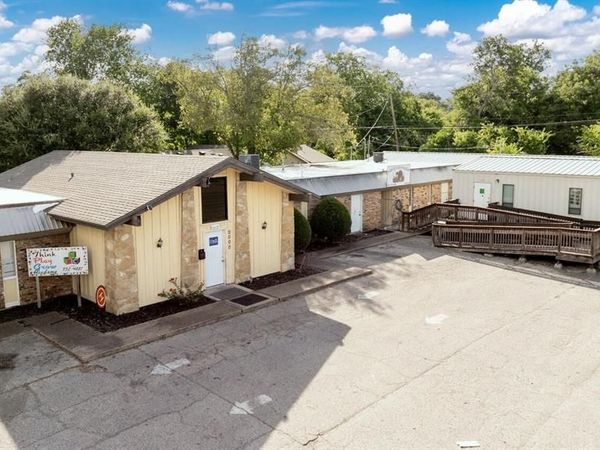 2000 N 25th Street, Waco, TX 76708