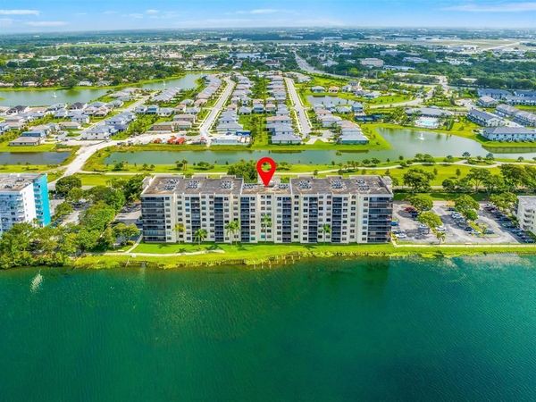 105 Lake Emerald Drive, Unit 711, Oakland Park, FL 33309