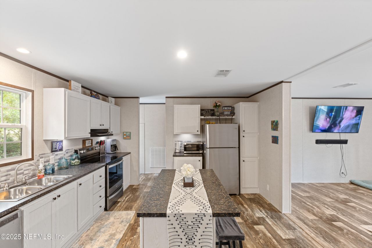 121 Kenny Lane, Florahome, FL 32140 Photo