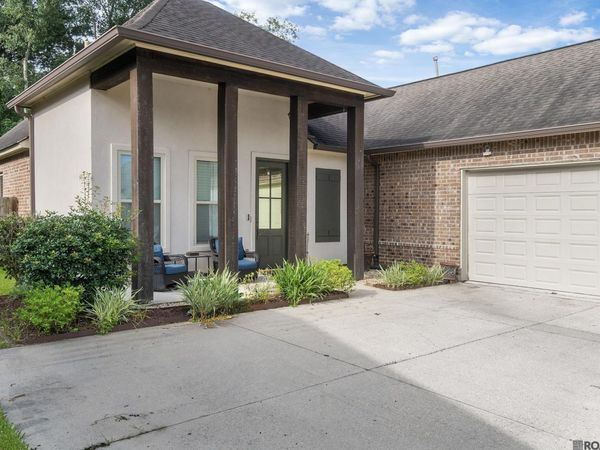 39169 Water Oak Ave, Prairieville, LA 70769