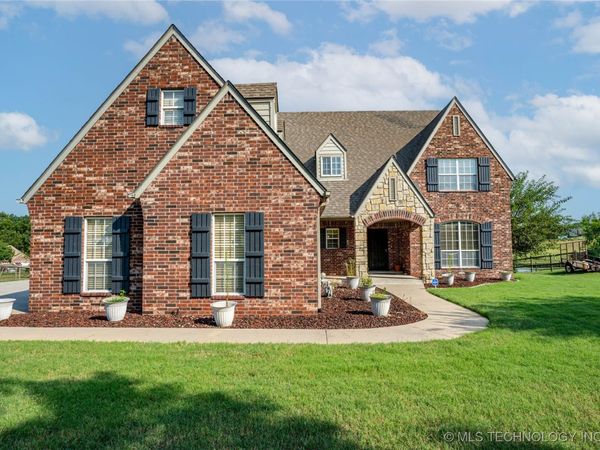 706 S Tallchief Avenue, Skiatook, OK 74070