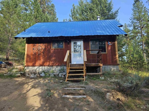 1510 Crown Point Parkway, Cascade, ID 83611