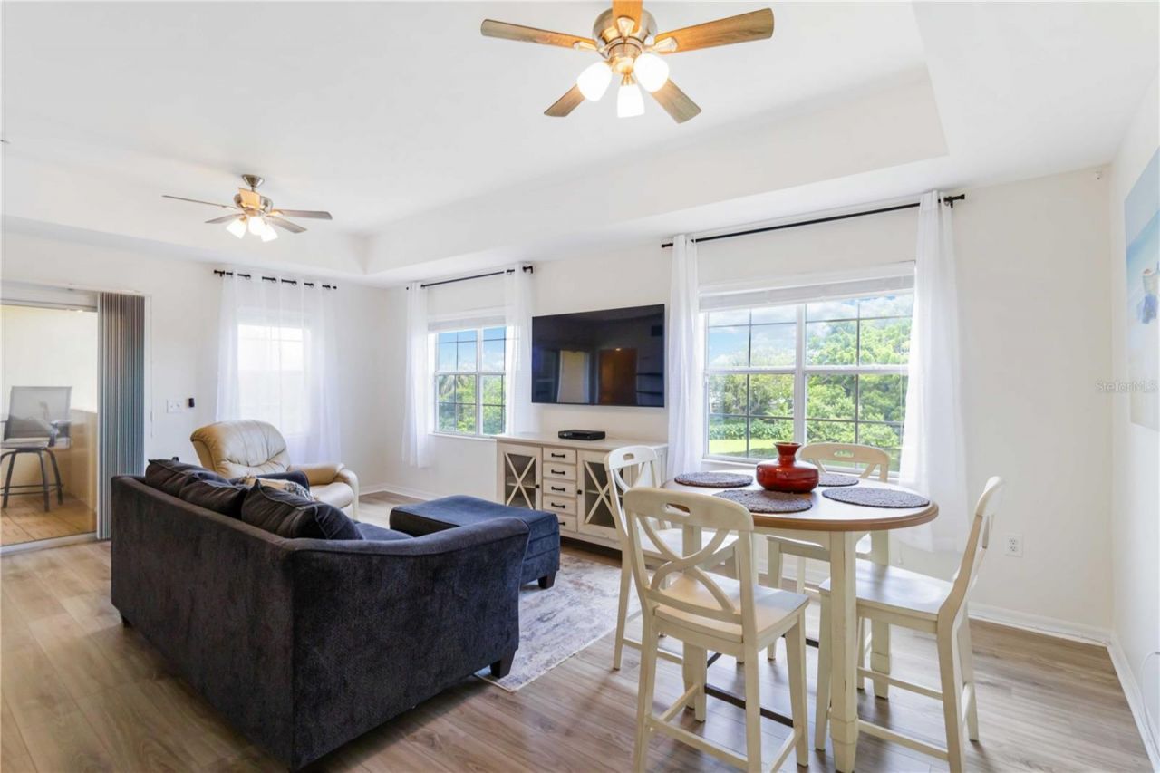 1050 Villagio Circle, Unit 206, Sarasota, FL 34237 Photo