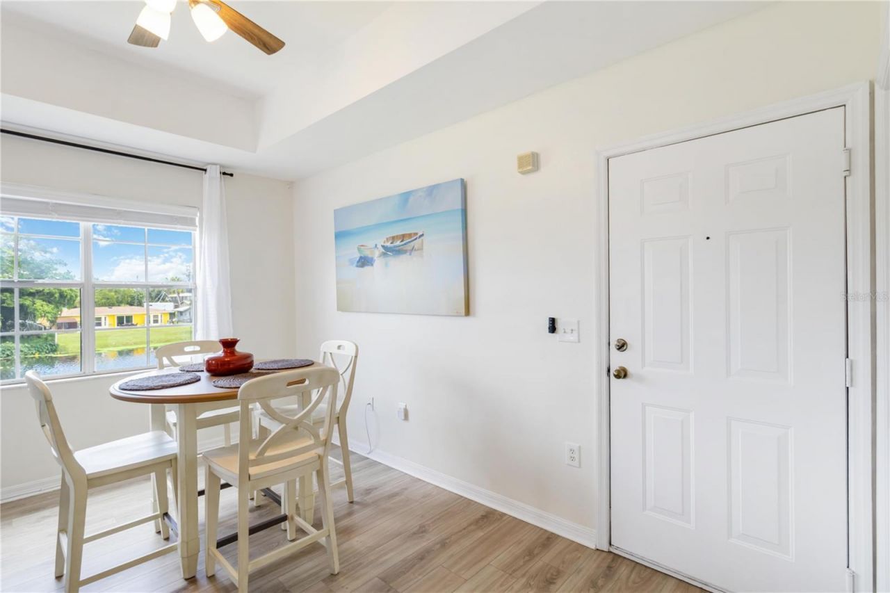 1050 Villagio Circle, Unit 206, Sarasota, FL 34237 Photo