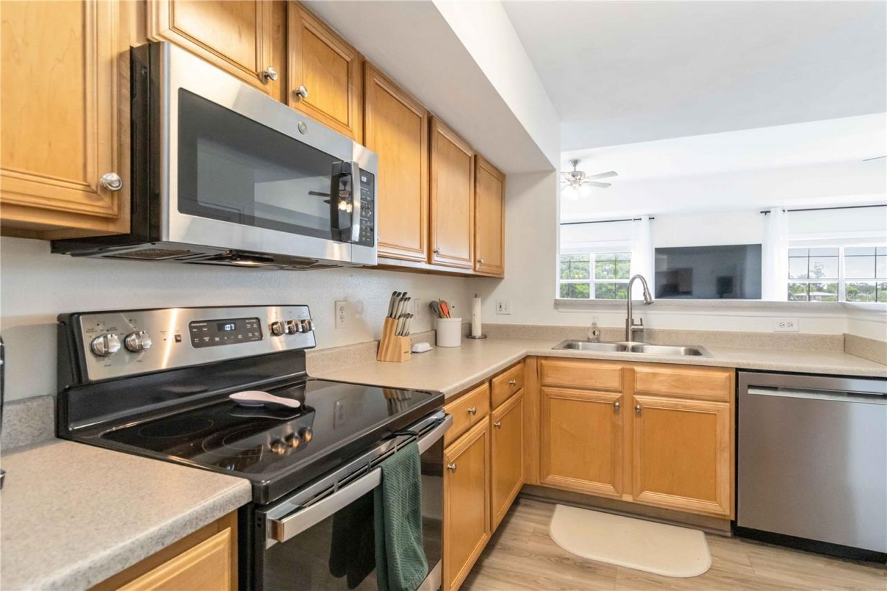 1050 Villagio Circle, Unit 206, Sarasota, FL 34237 Photo