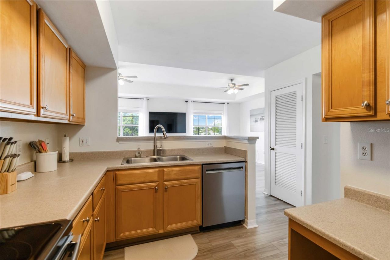 1050 Villagio Circle, Unit 206, Sarasota, FL 34237 Photo