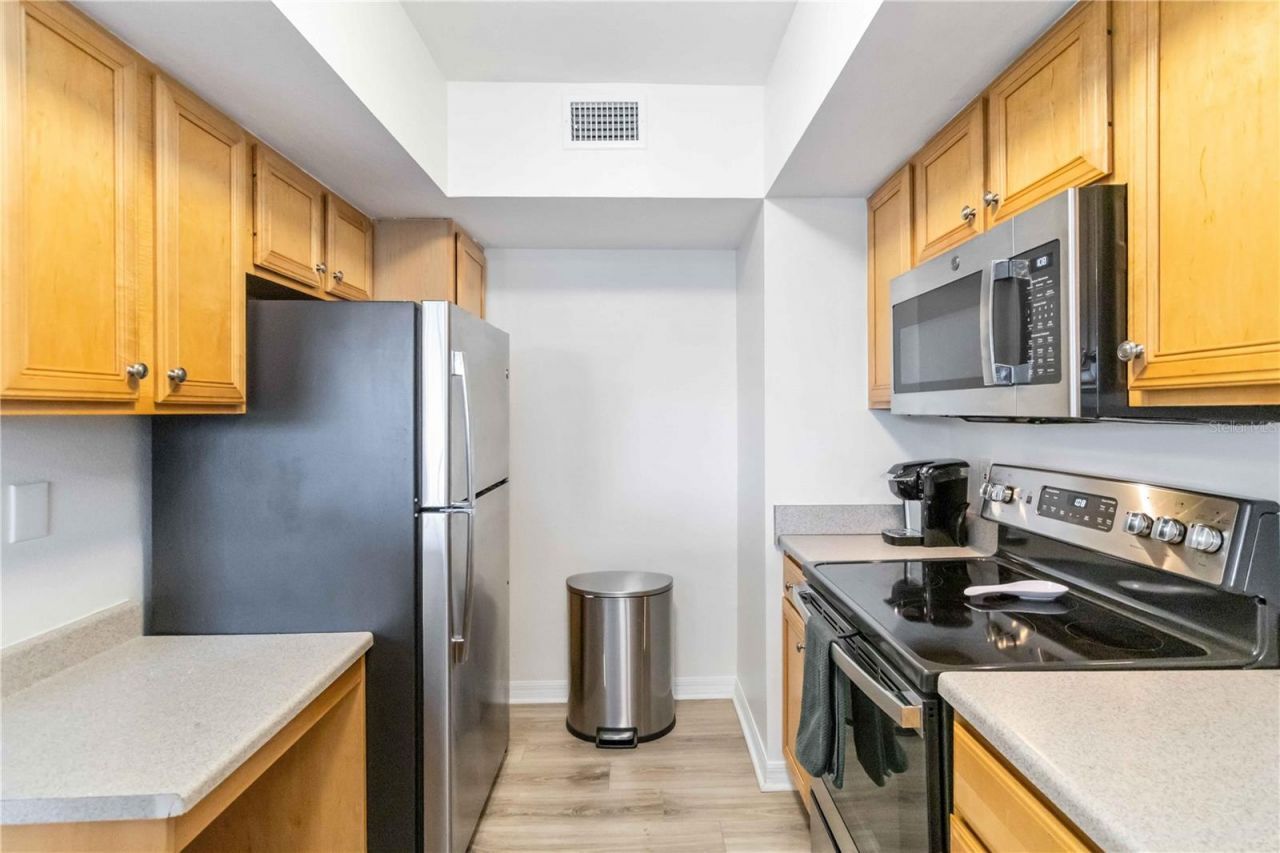 1050 Villagio Circle, Unit 206, Sarasota, FL 34237 Photo