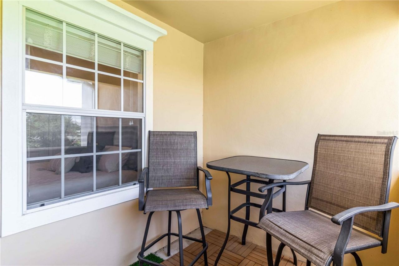 1050 Villagio Circle, Unit 206, Sarasota, FL 34237 Photo