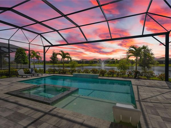 8241 PAVIA WAY, LAKEWOOD RANCH, FL 34202