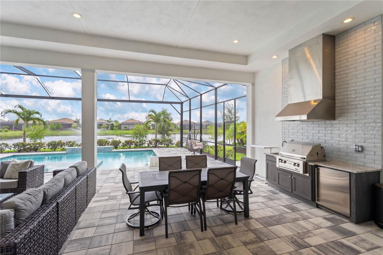 8241 Pavia Way, Lakewood Ranch, FL 34202 Photo