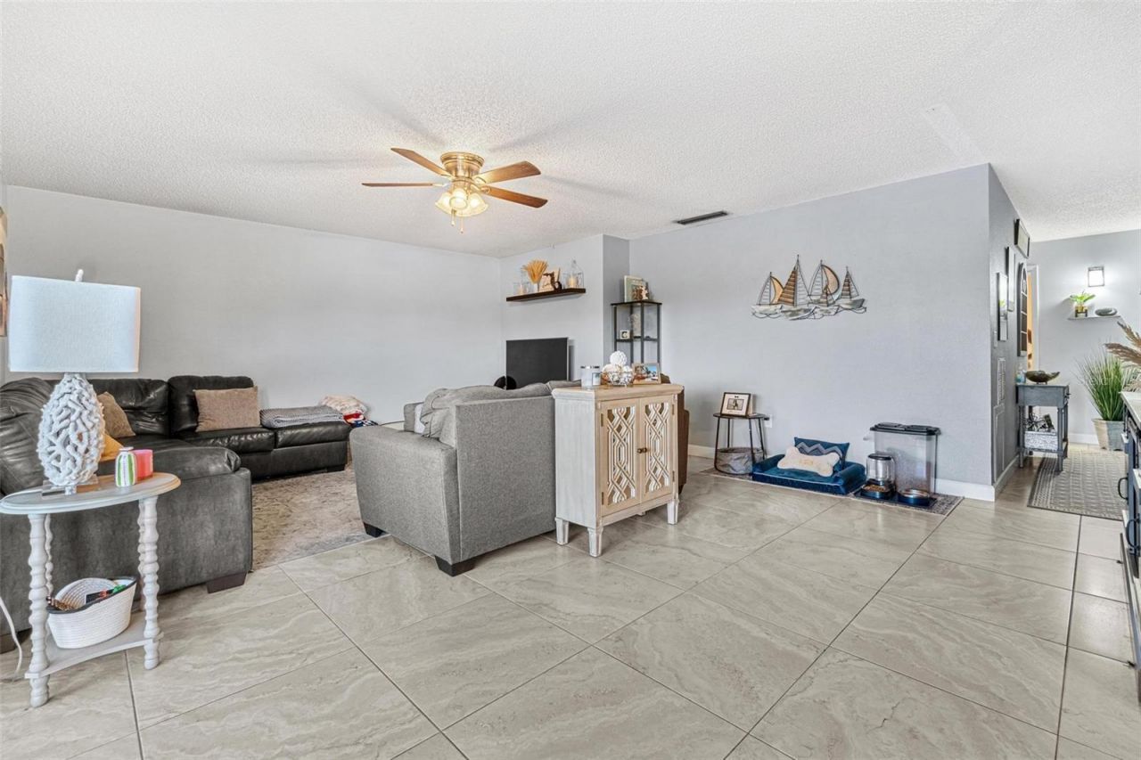 746 115th Avenue N, Unit 1802, Saint Petersburg, FL 33716 Photo