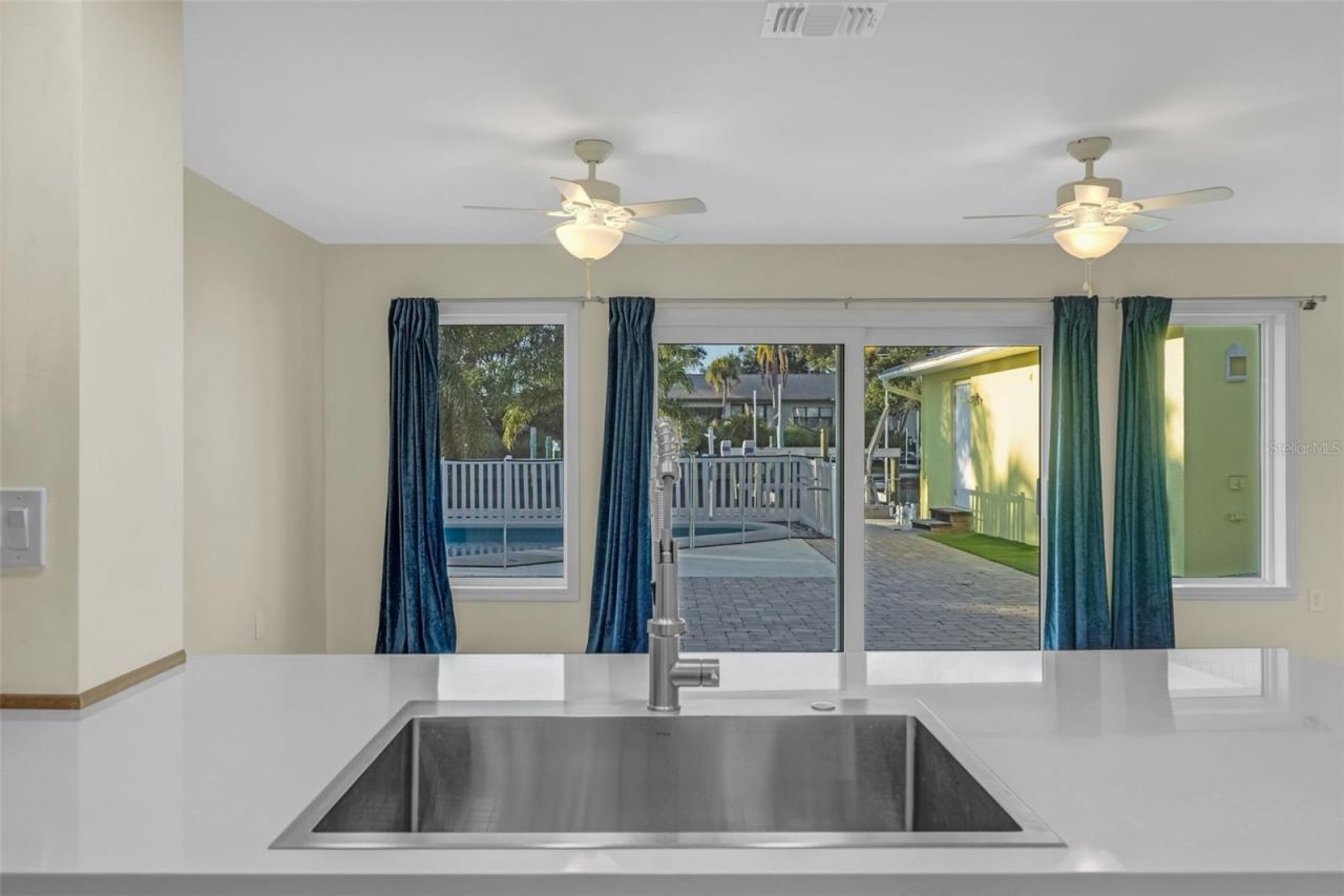 5207 Palmetto Point Drive, Palmetto, FL 34221 Photo