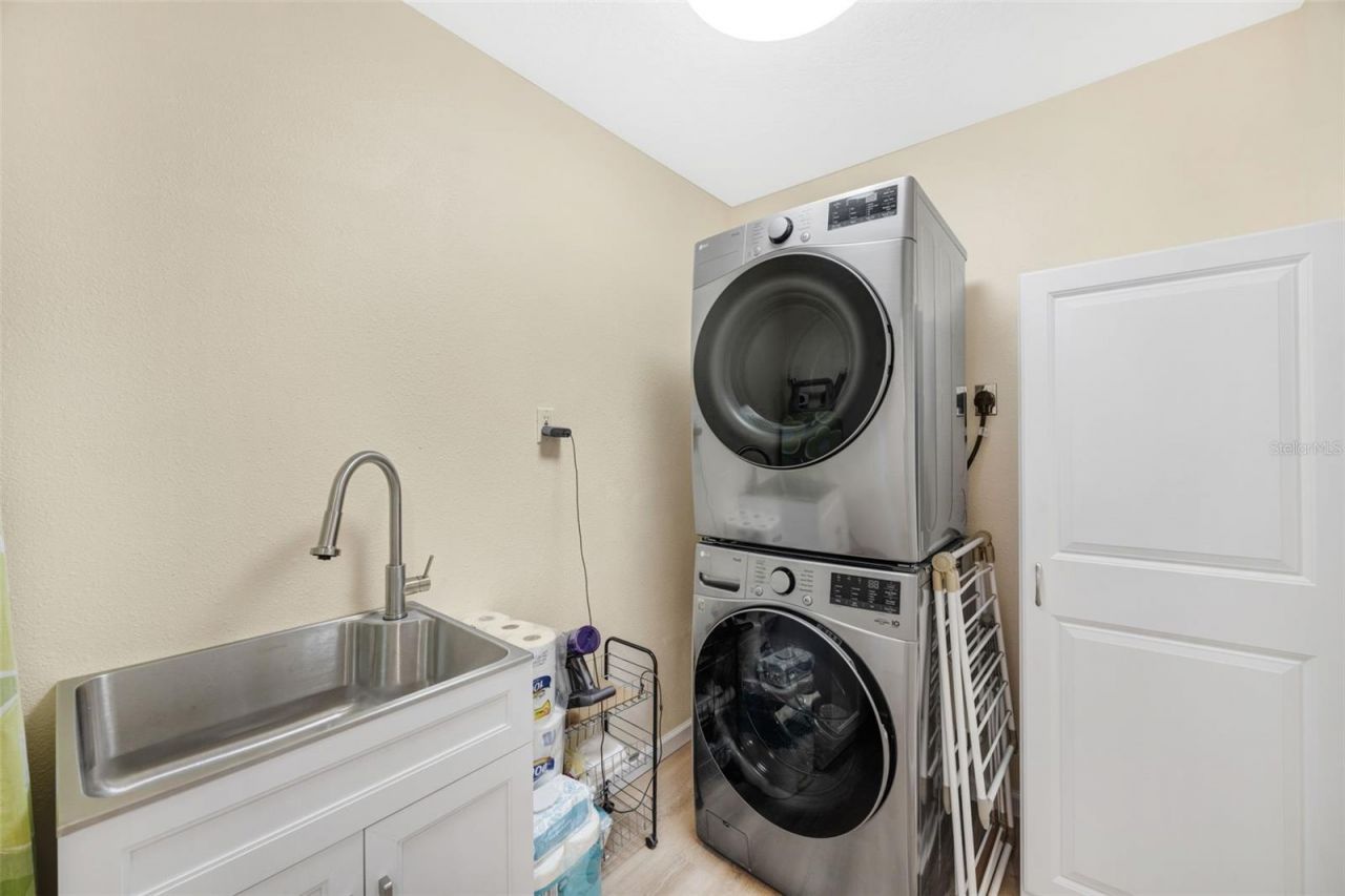 5207 Palmetto Point Drive, Palmetto, FL 34221 Photo