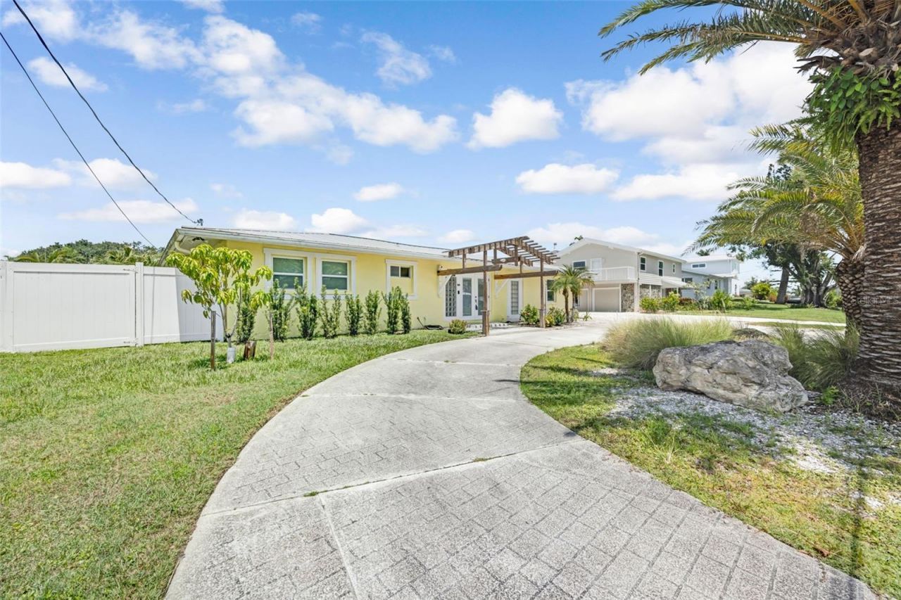 5207 Palmetto Point Drive, Palmetto, FL 34221 Photo