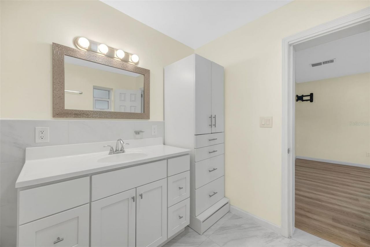 5207 Palmetto Point Drive, Palmetto, FL 34221 Photo