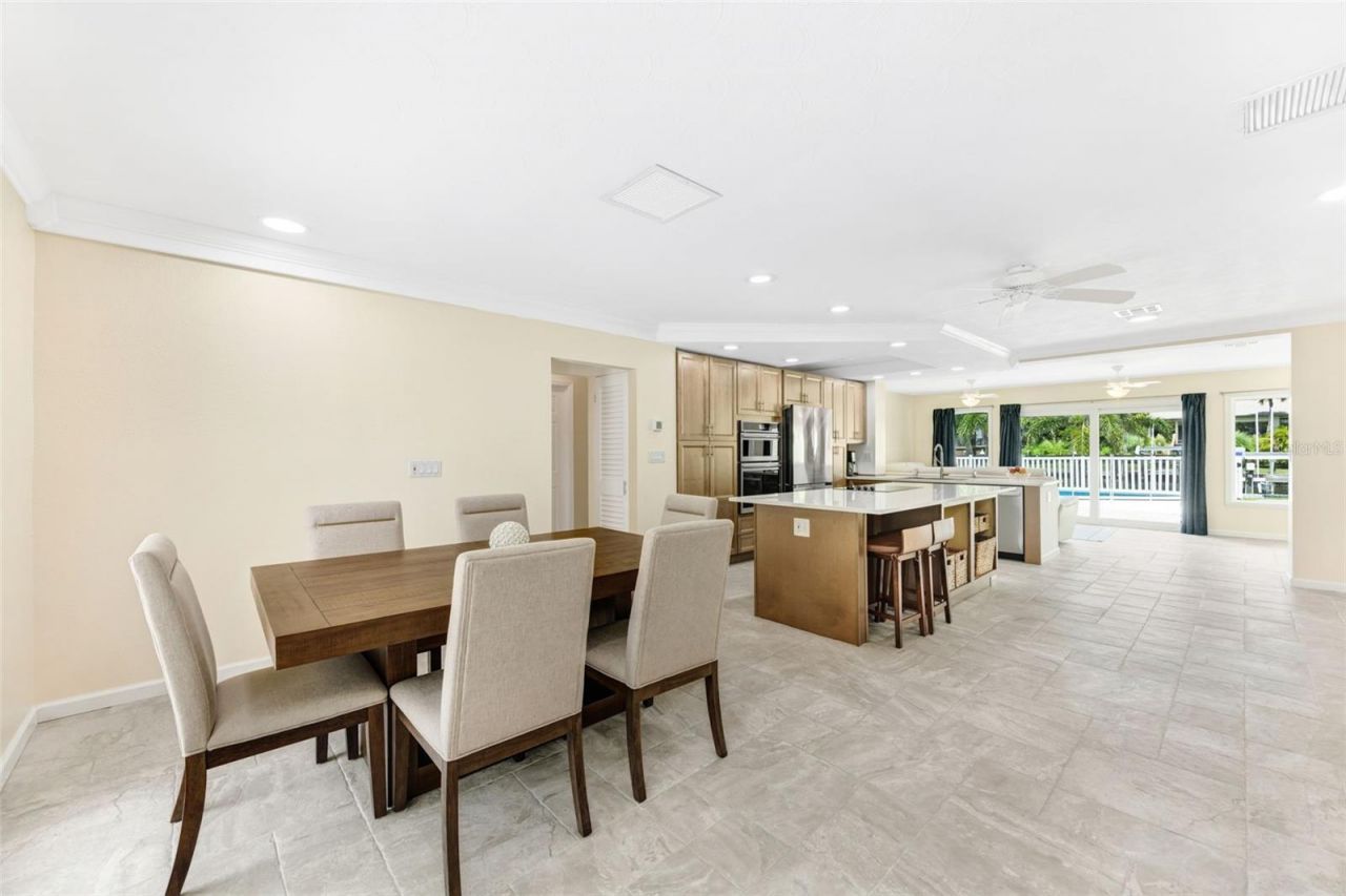 5207 Palmetto Point Drive, Palmetto, FL 34221 Photo