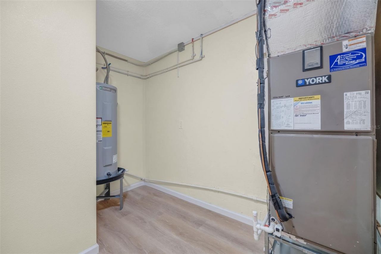 5207 Palmetto Point Drive, Palmetto, FL 34221 Photo