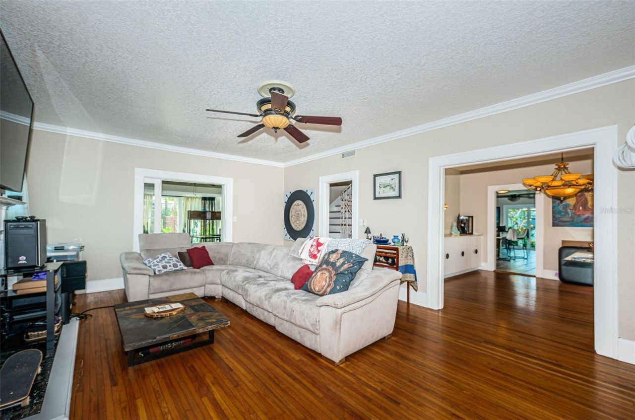 3730 Foster Hill Drive N, Saint Petersburg, FL 33704 Photo