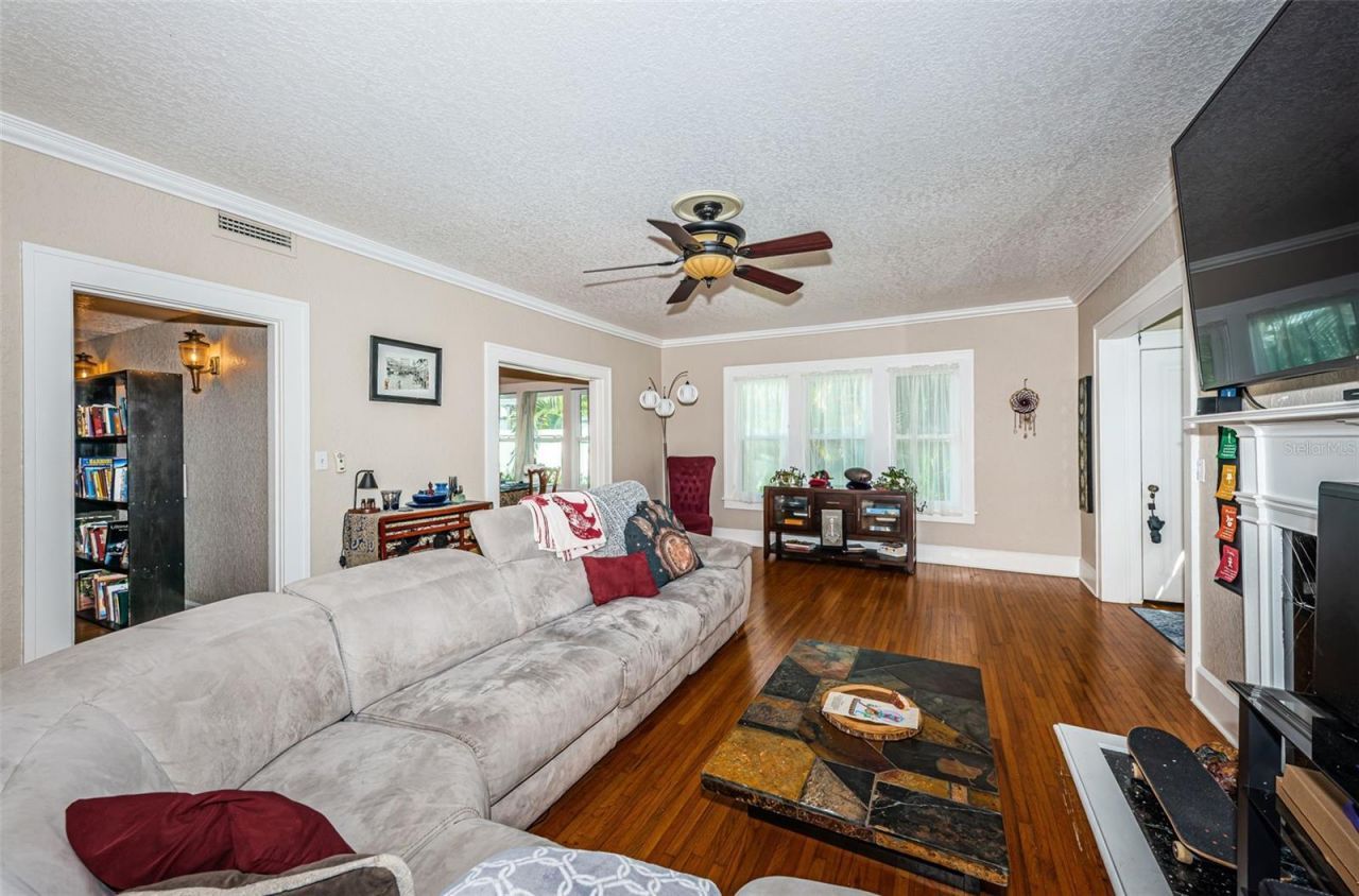 3730 Foster Hill Drive N, Saint Petersburg, FL 33704 Photo