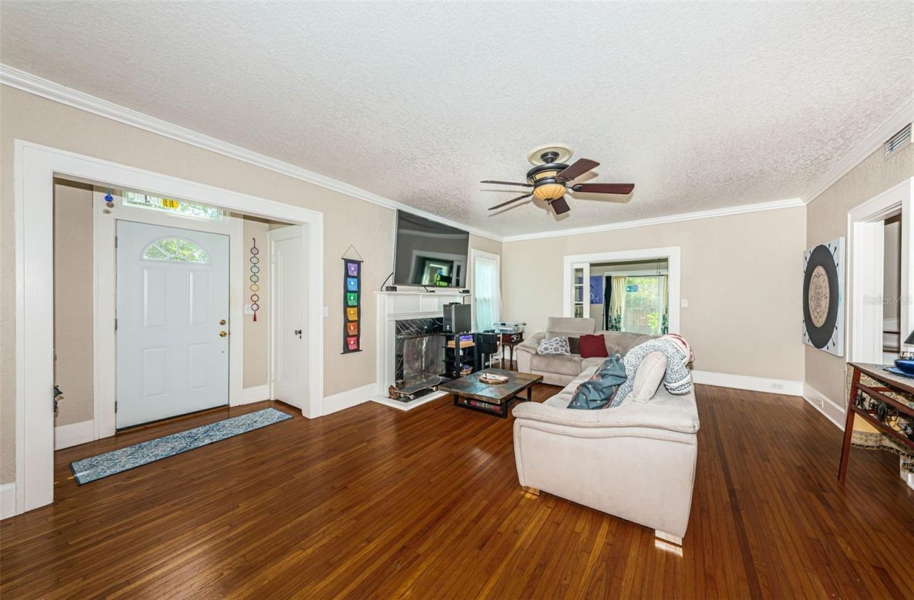 3730 Foster Hill Drive N, Saint Petersburg, FL 33704 Photo