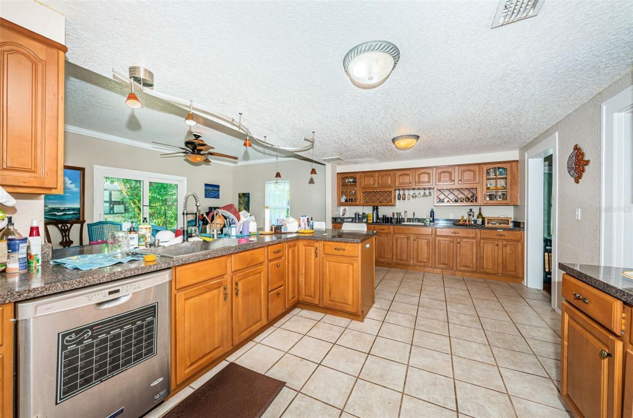 3730 Foster Hill Drive N, Saint Petersburg, FL 33704 Photo