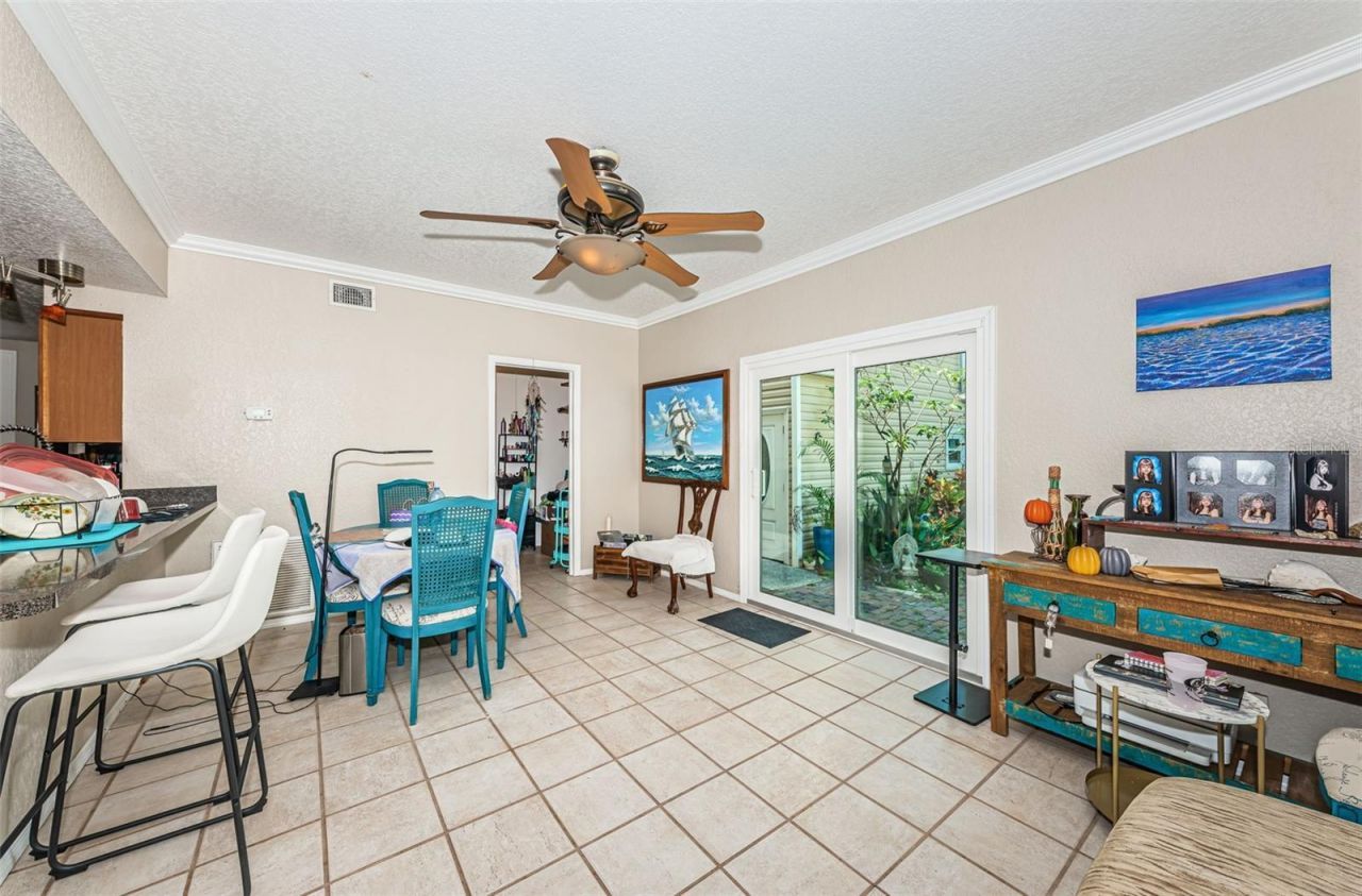 3730 Foster Hill Drive N, Saint Petersburg, FL 33704 Photo